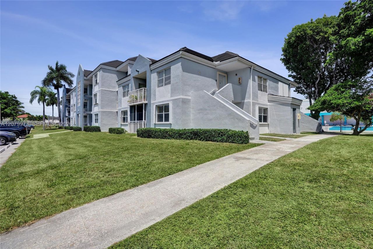 8660 SW 212th St , Unit 111, Cutler Bay, FL 33189 Photo