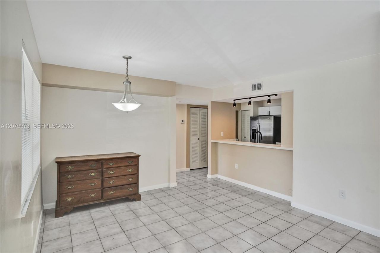 8660 SW 212th St , Unit 111, Cutler Bay, FL 33189 Photo