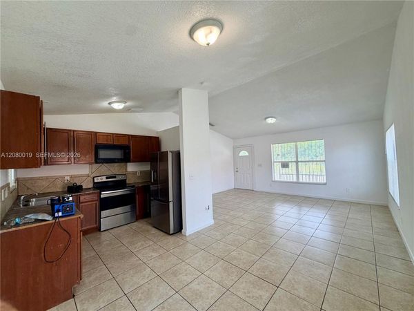 408 NW 12th St , Florida City, FL 33034