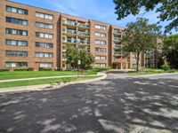 1840 Huntington Boulevard, Hoffman Estates, IL 60169 primary photo