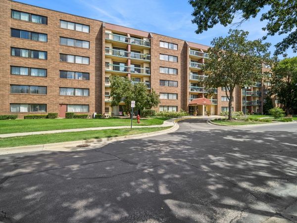 1840 Huntington Boulevard, Unit 305, Hoffman Estates, IL 60169