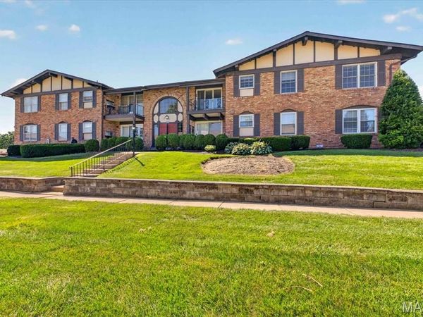 11999 Villa Dorado Drive , Unit F, Unincorporated, MO 63146