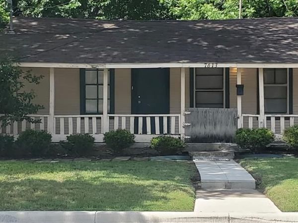 7613 Marys Creek Drive , Fort Worth, TX 76116