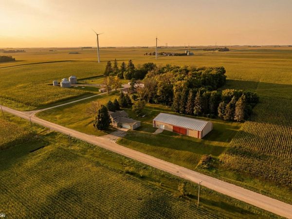 1995 Pine Avenue, Garner, IA 50438