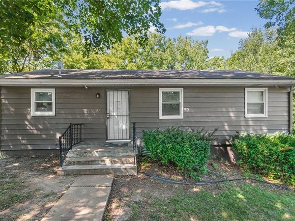 7030 MANCHESTER Avenue, Kansas City, MO 64133