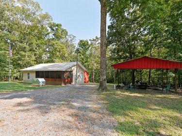 83 Rendezvous Drive, New Concord, KY 42076