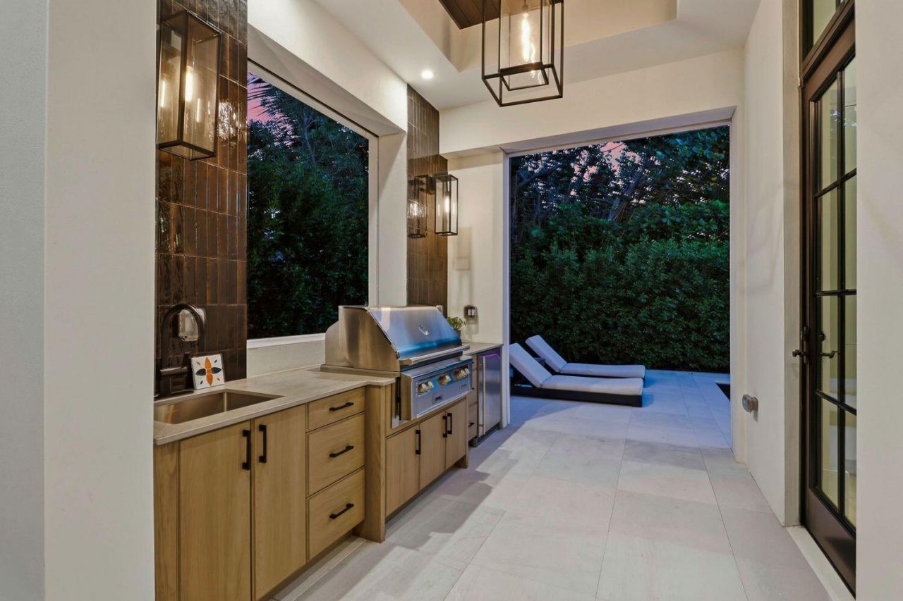 232 Linda Lane, West Palm Beach, FL 33405 Photo