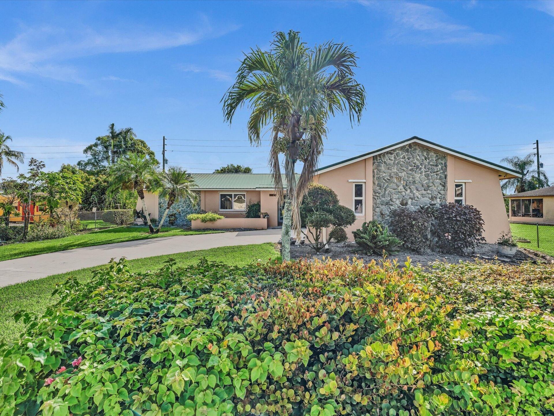 135 SW 7th Avenue, South Bay, FL 33493 Photo