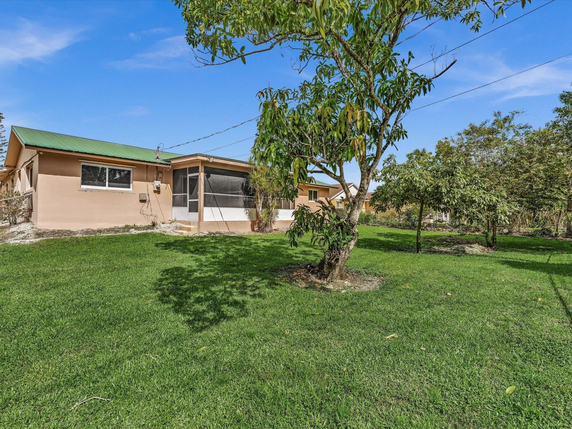 135 SW 7th Avenue, South Bay, FL 33493 Photo