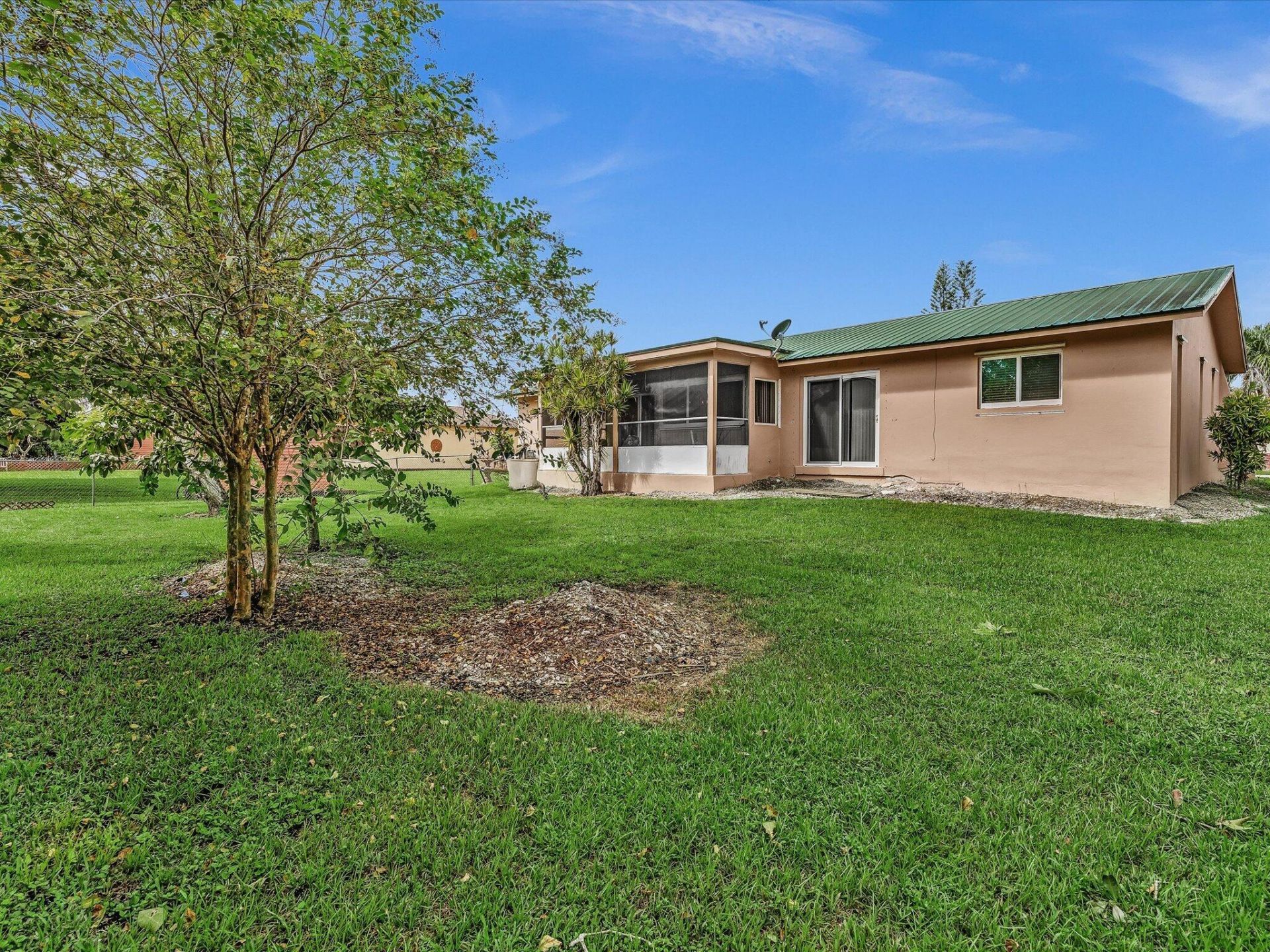 135 SW 7th Avenue, South Bay, FL 33493 Photo