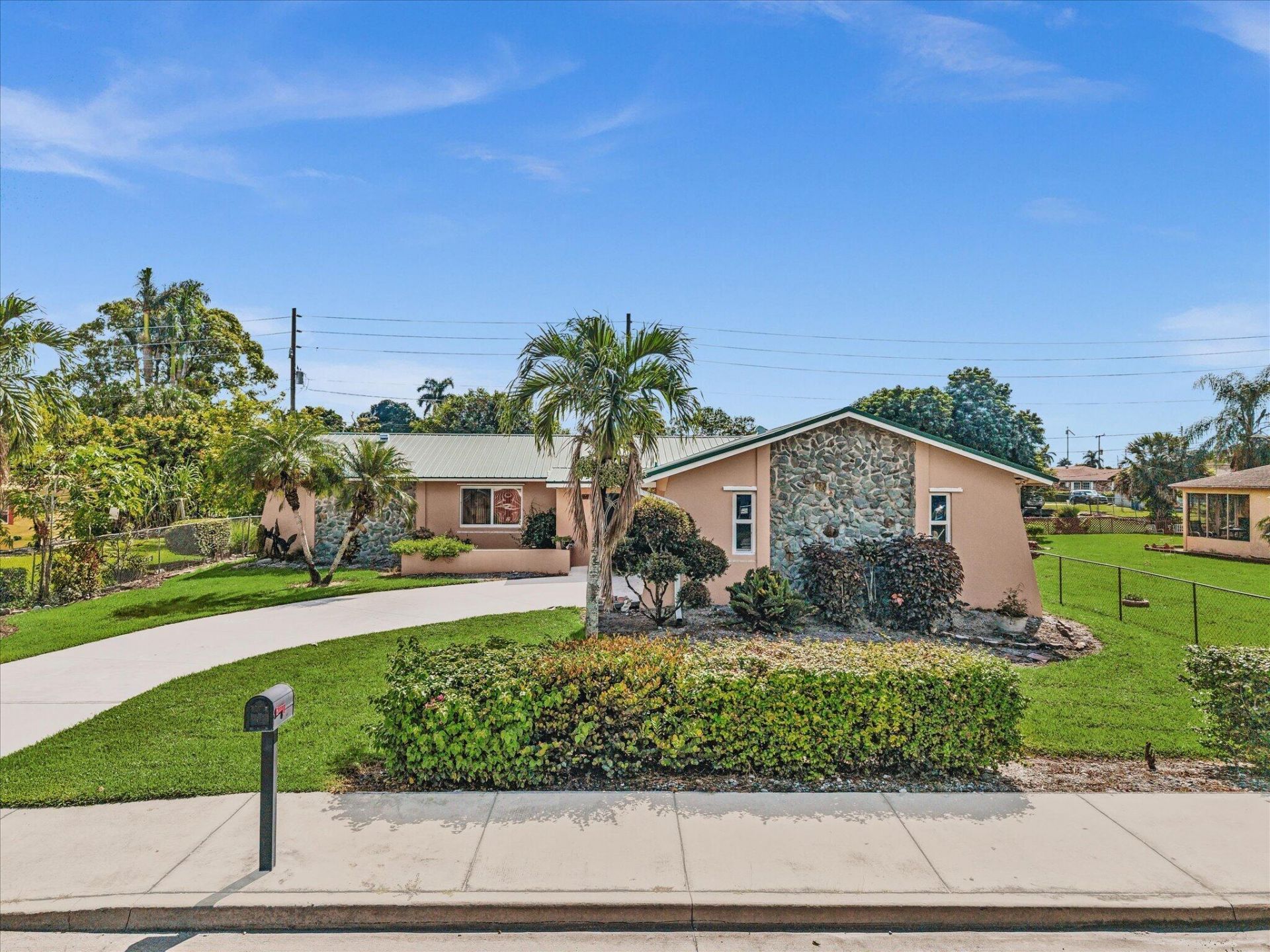 135 SW 7th Avenue, South Bay, FL 33493 Photo