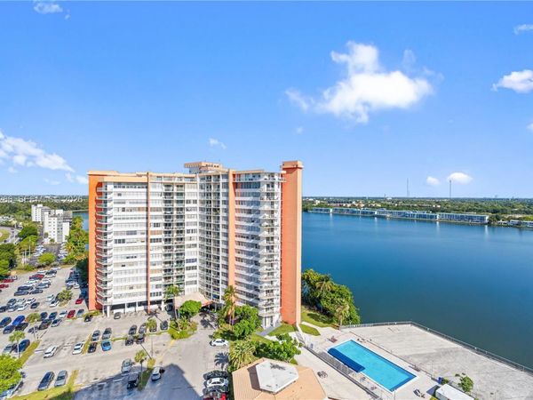1351 NE Miami Gardens Dr , Unit 1603E, Miami, FL 33179