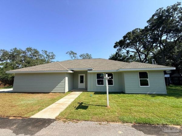 4728 Bay Breeze Dr, Gulf Breeze, FL 32563