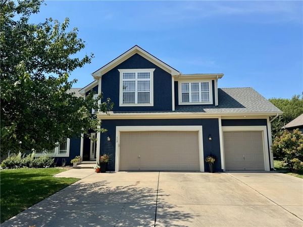 112 S Westglen Drive, Raymore, MO 64083