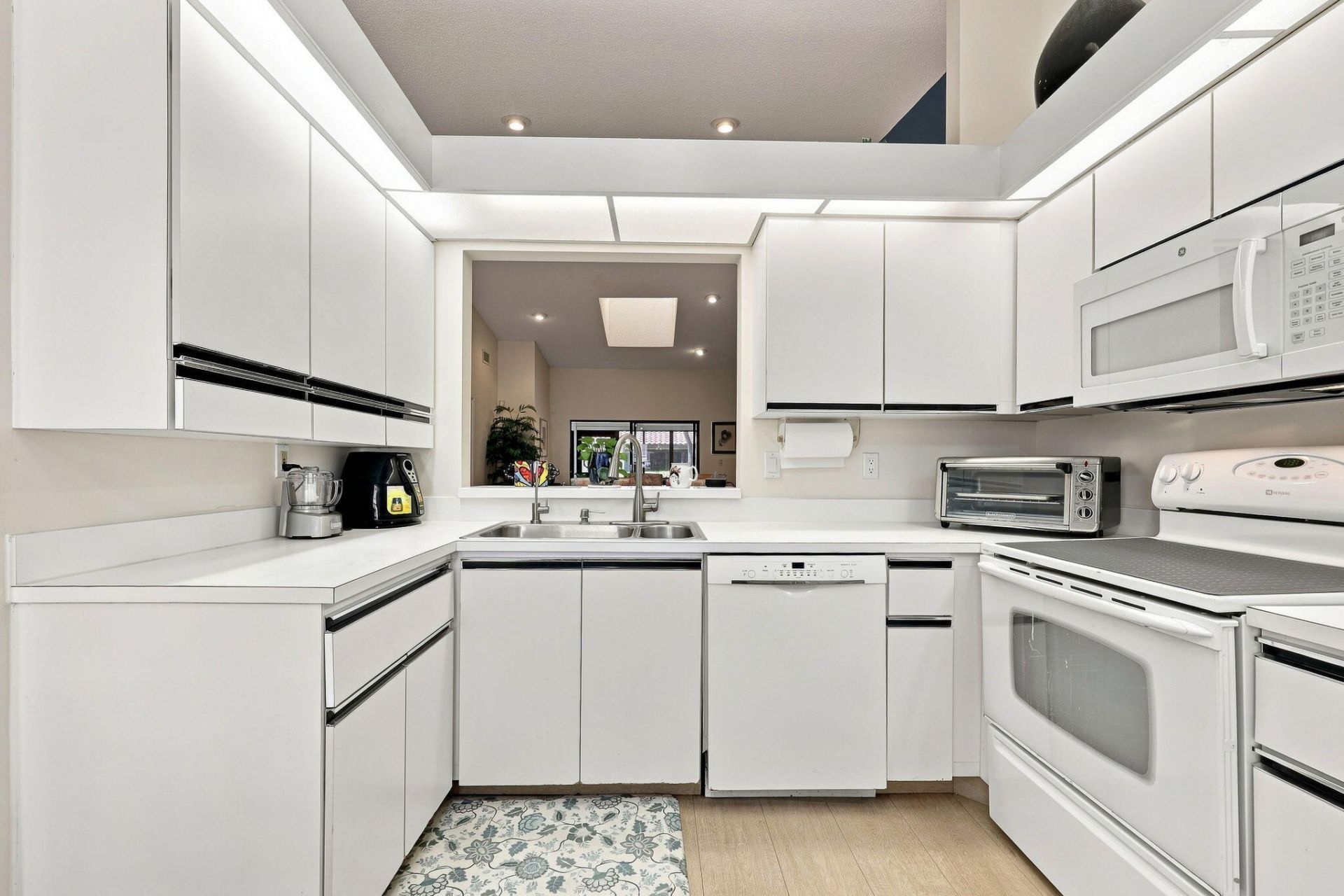 6013 Sunny Pointe Circle, Delray Beach, FL 33484 Photo