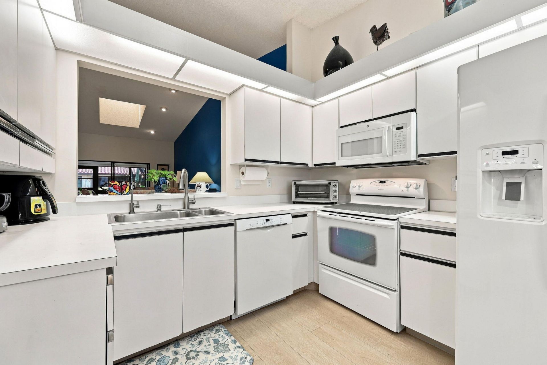 6013 Sunny Pointe Circle, Delray Beach, FL 33484 Photo