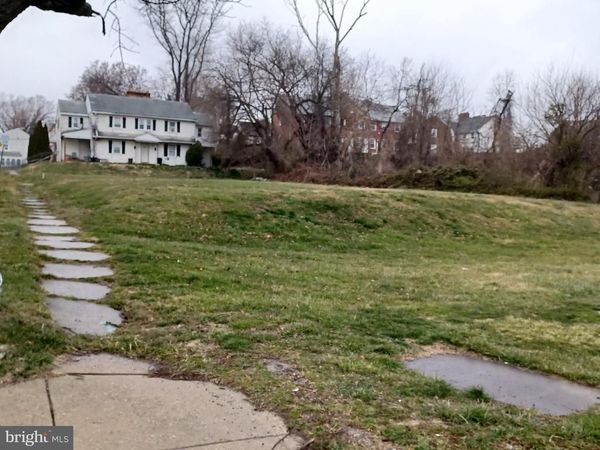 907-923 MEADOW LANE, CHESTER, PA 19013