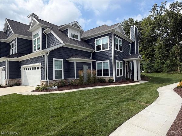 516 Port Side Drive, Avon Lake, OH 44012