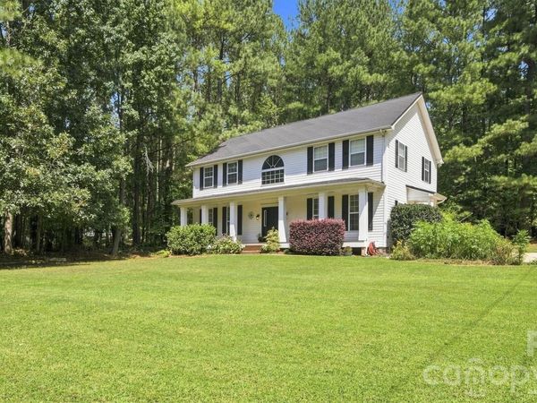3686 Lake Bluff Drive, Sherrills Ford, NC 28673