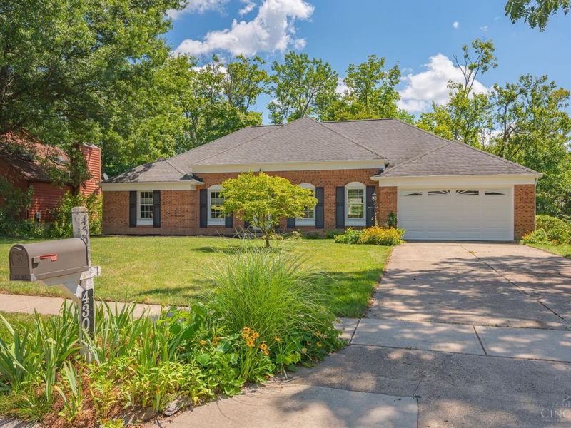 4305 Berryhill Lane, Blue Ash, OH 45242 Photo 2