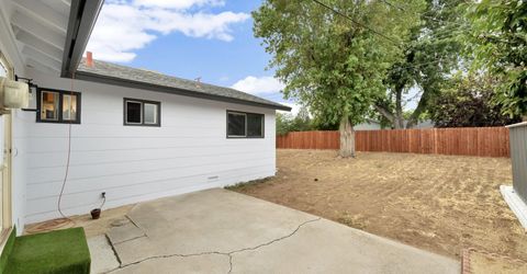 201 Gault Way, Sparks, NV 89431 Photo