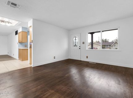 201 Gault Way, Sparks, NV 89431 Photo