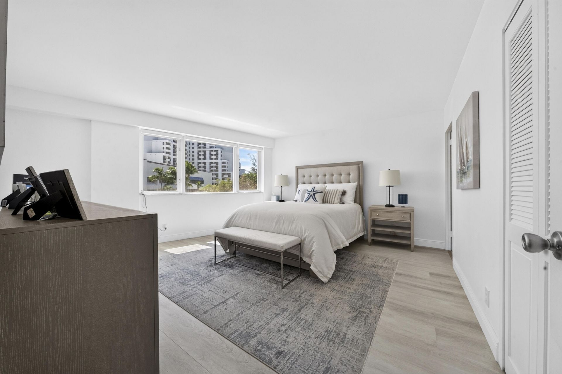 3000 Holiday Drive, Unit 502, Fort Lauderdale, FL 33316 Photo