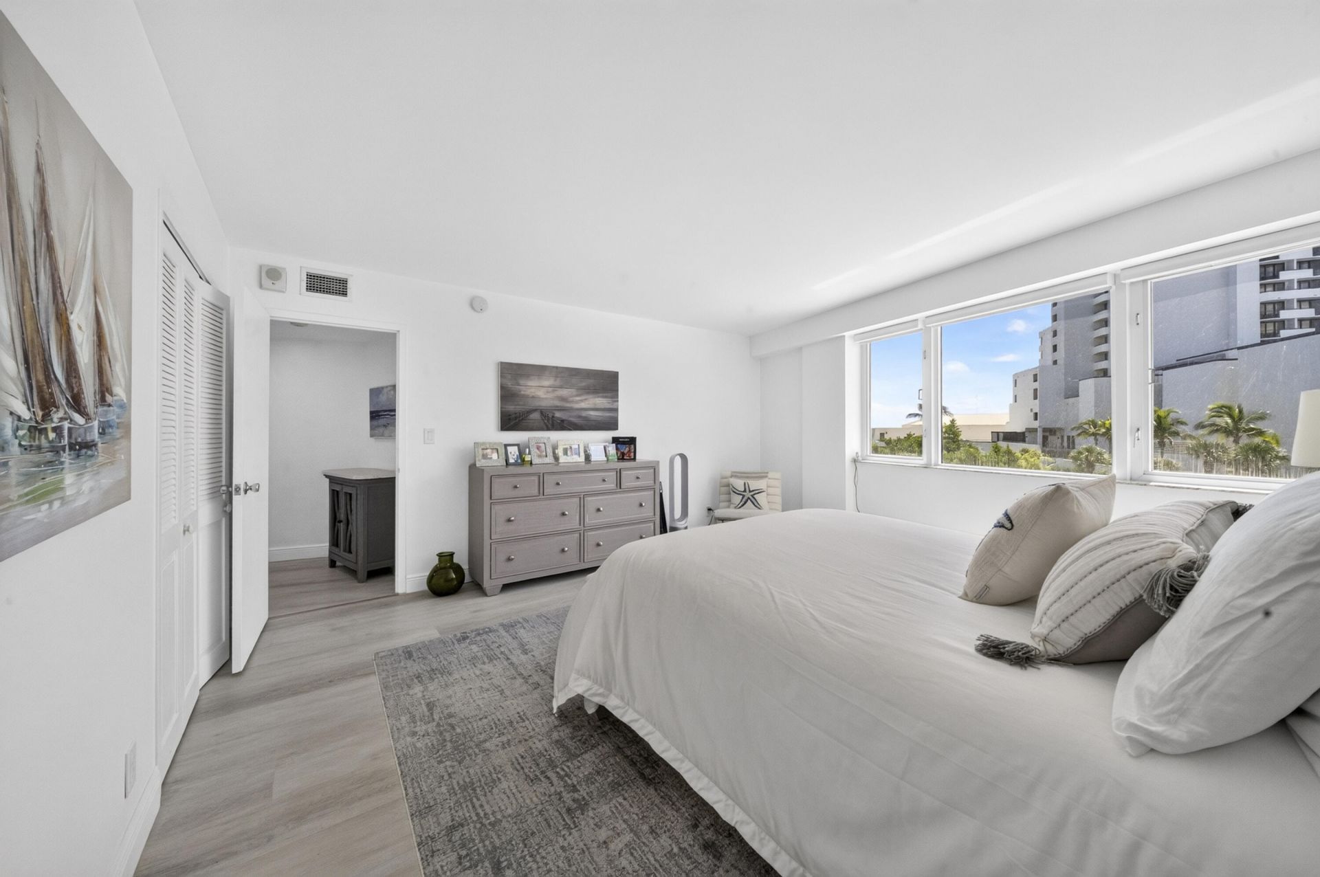 3000 Holiday Drive, Unit 502, Fort Lauderdale, FL 33316 Photo