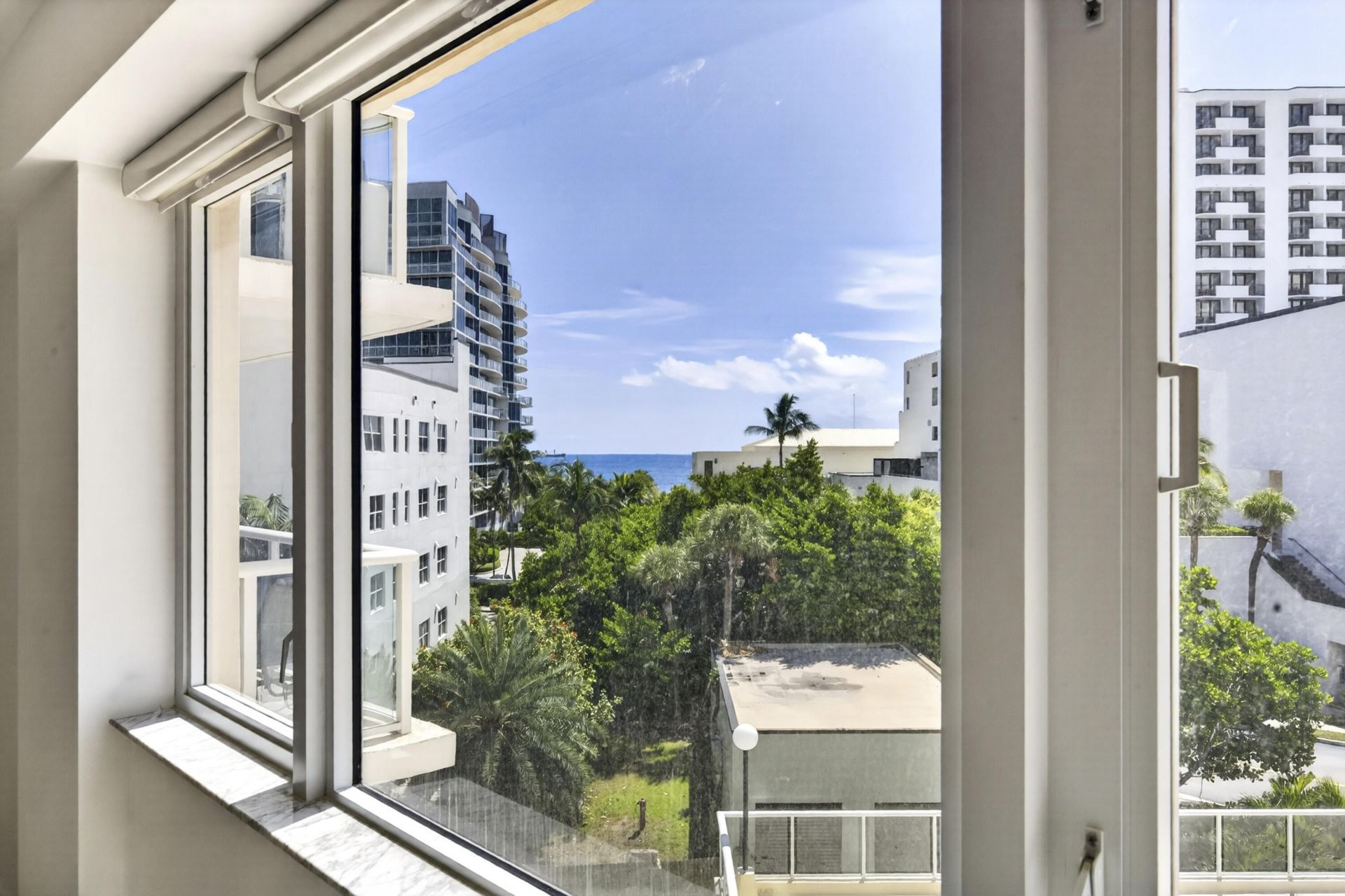 3000 Holiday Drive, Unit 502, Fort Lauderdale, FL 33316 Photo