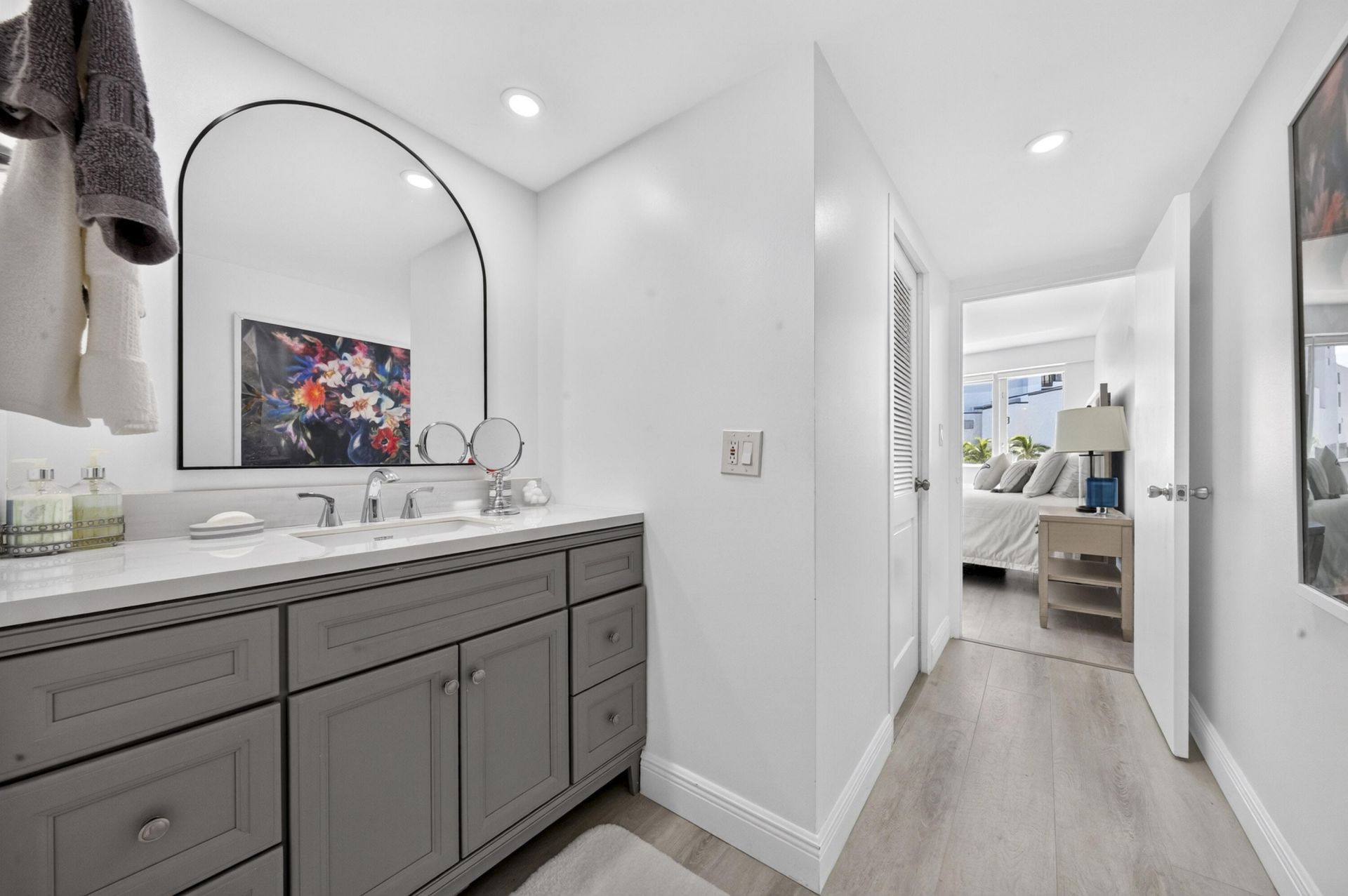 3000 Holiday Drive, Unit 502, Fort Lauderdale, FL 33316 Photo