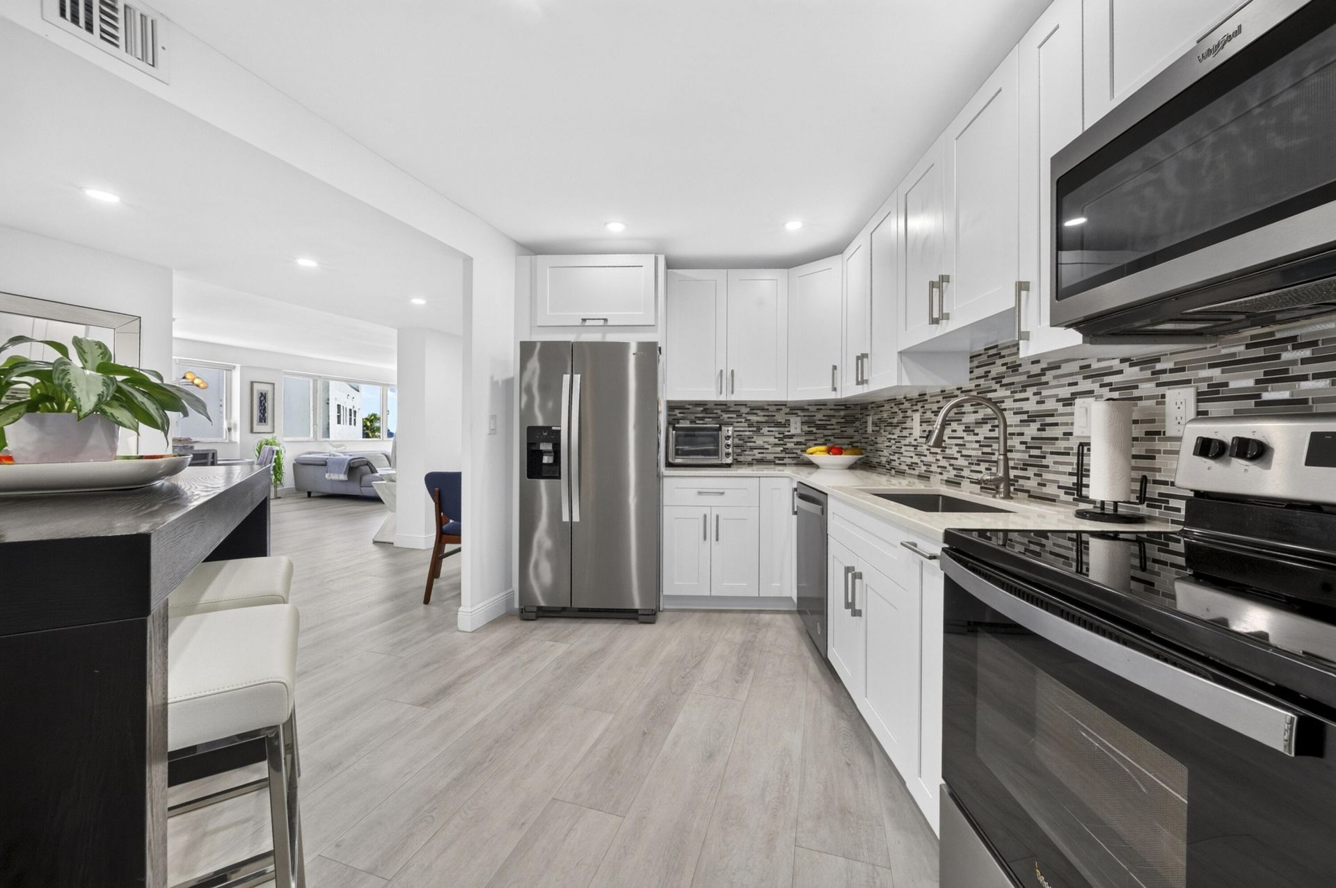 3000 Holiday Drive, Unit 502, Fort Lauderdale, FL 33316 Photo