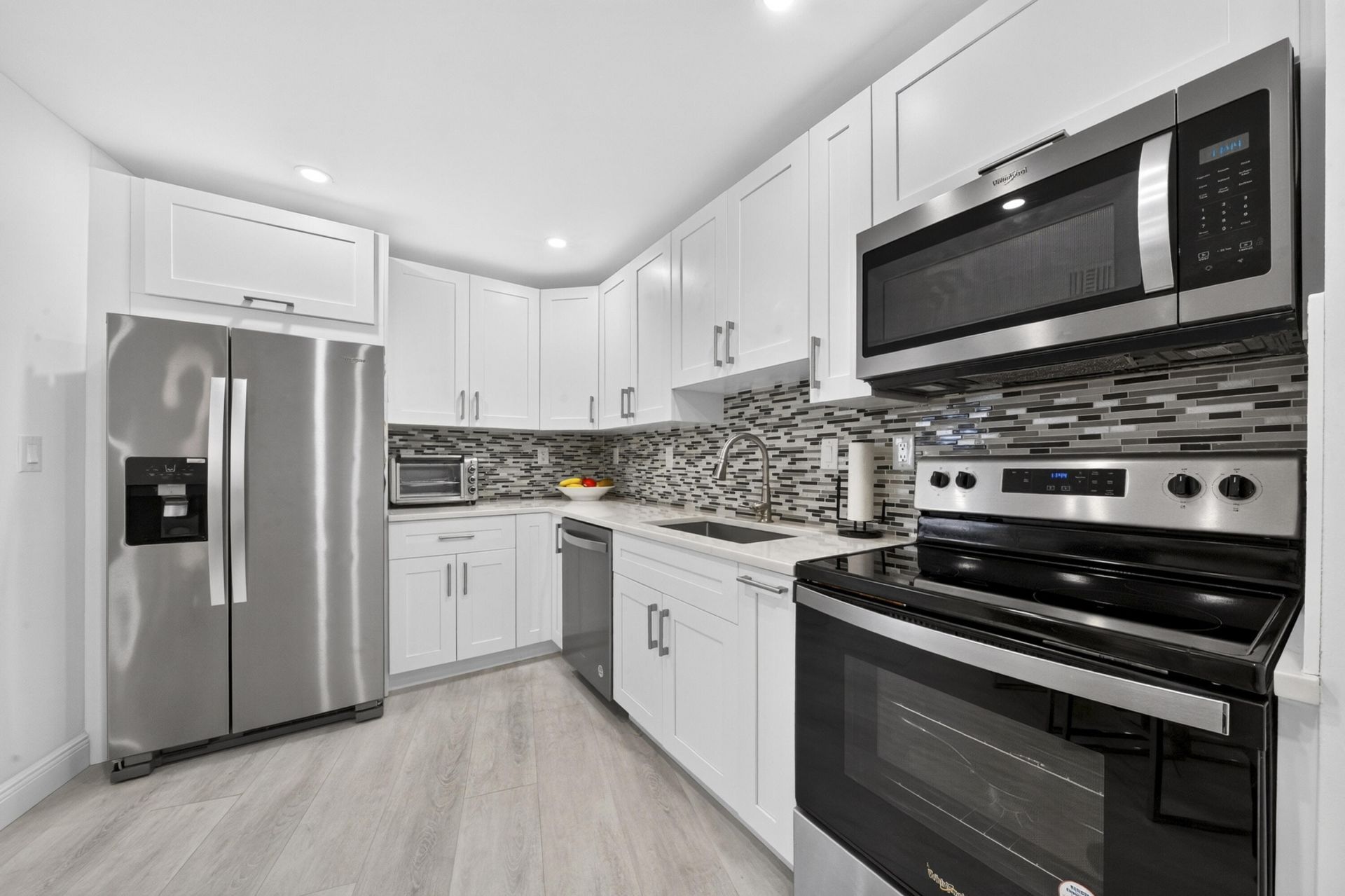 3000 Holiday Drive, Unit 502, Fort Lauderdale, FL 33316 Photo