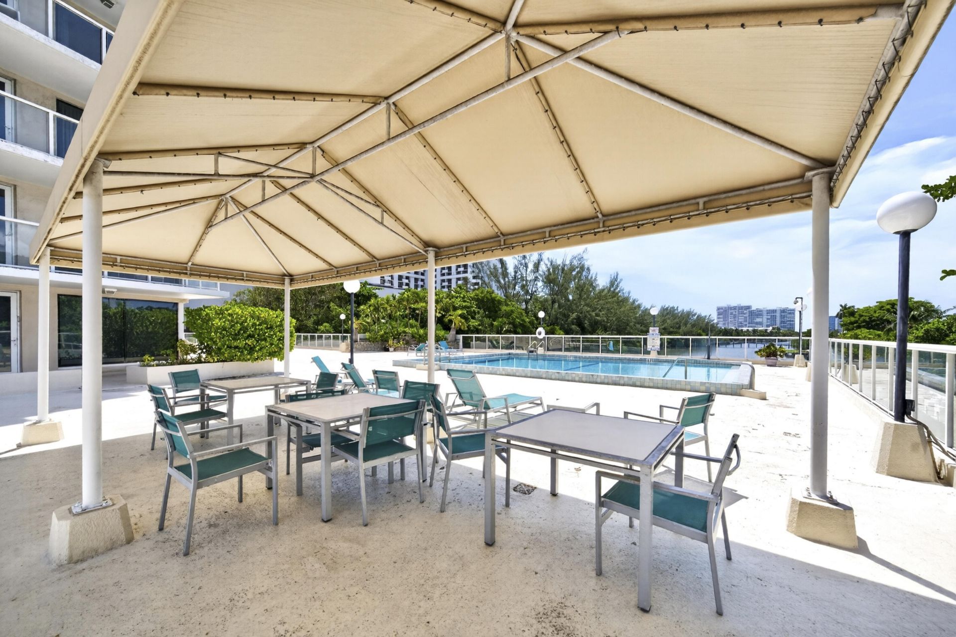 3000 Holiday Drive, Unit 502, Fort Lauderdale, FL 33316 Photo