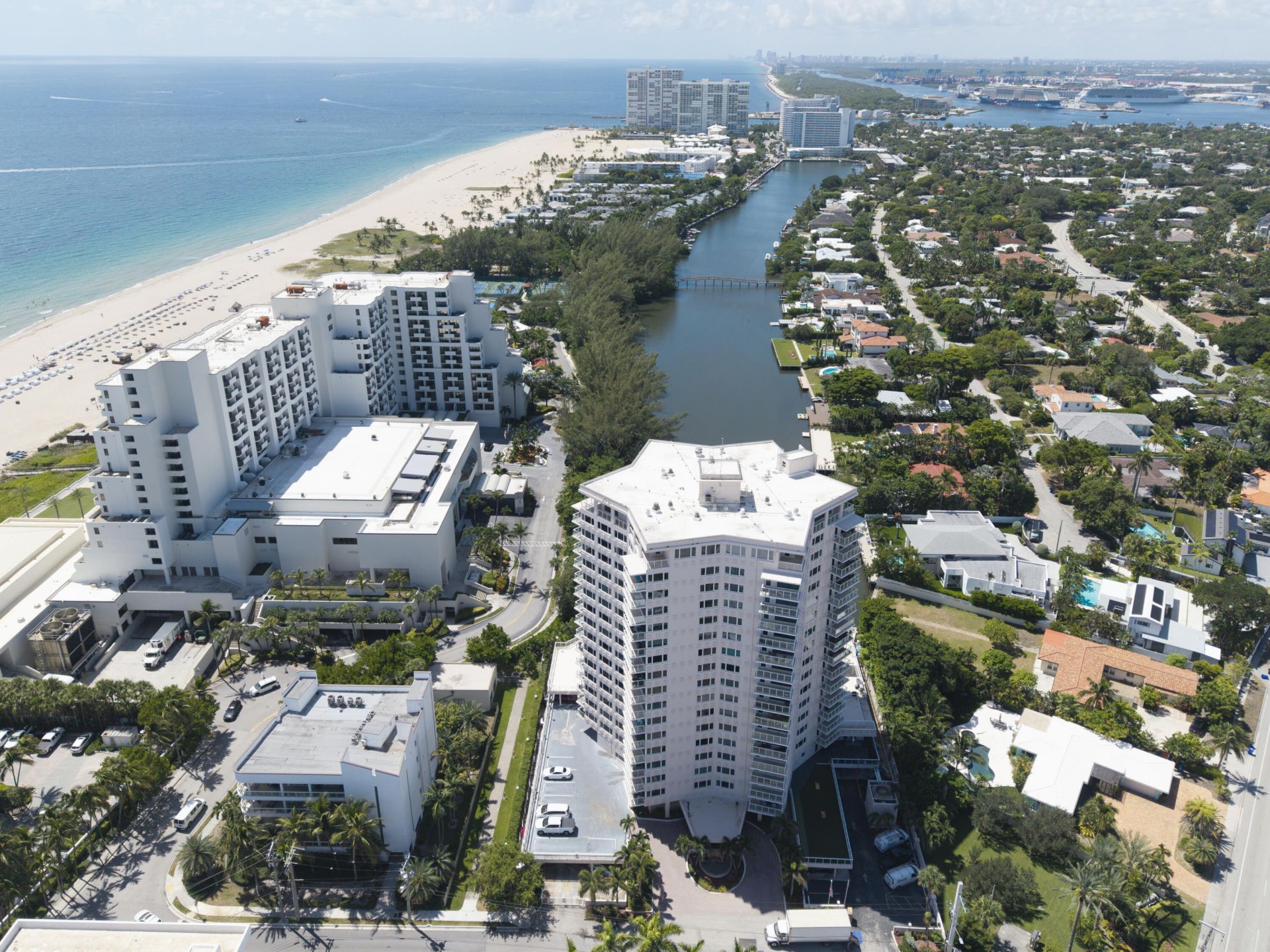 3000 Holiday Drive, Unit 502, Fort Lauderdale, FL 33316 Photo