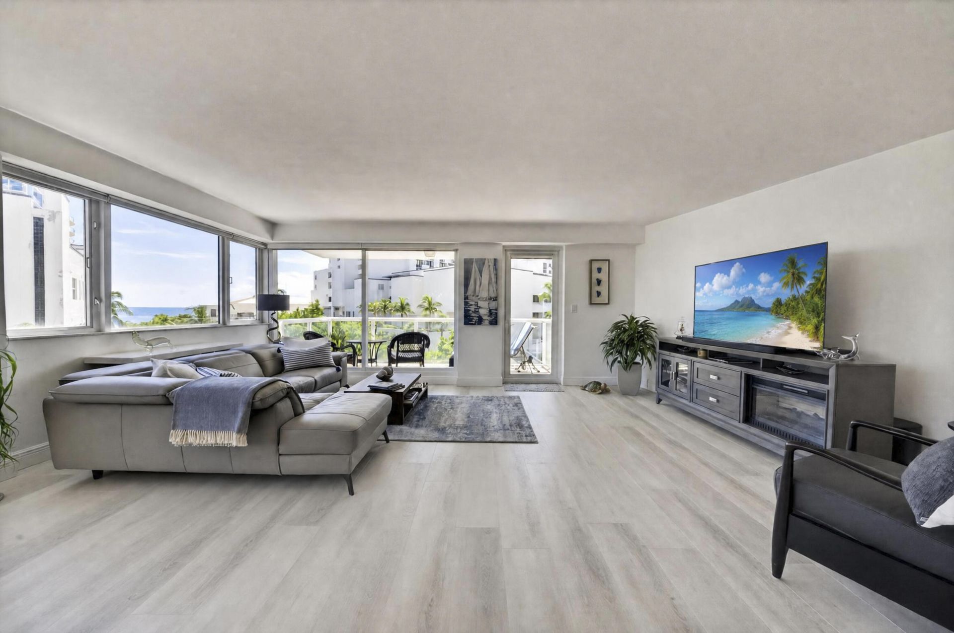 3000 Holiday Drive, Unit 502, Fort Lauderdale, FL 33316 Photo
