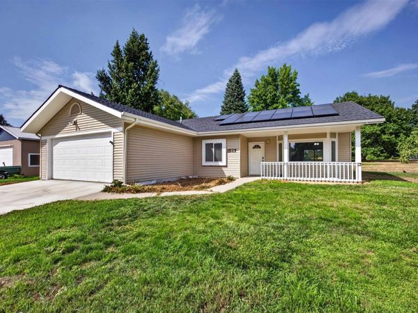 1517 E Third St, Deer Park, WA 99006