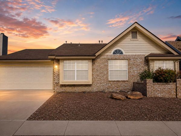7816 Snowberry Street NW, Albuquerque, NM 87120