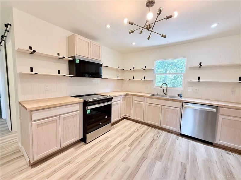 524 S Main Street, Englewood, OH 45322 Photo 8