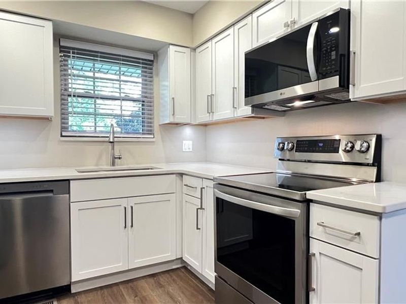 1008 Old Stone Court, Centerville, OH 45459 Photo 6