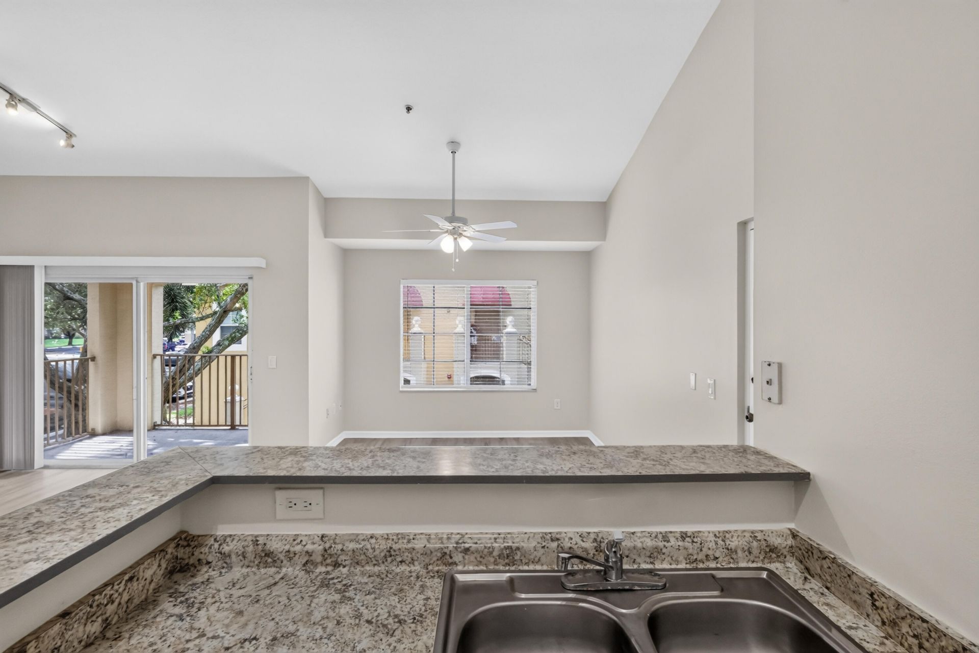 4271 San Marino Boulevard, Unit 201, West Palm Beach, FL 33409 Photo