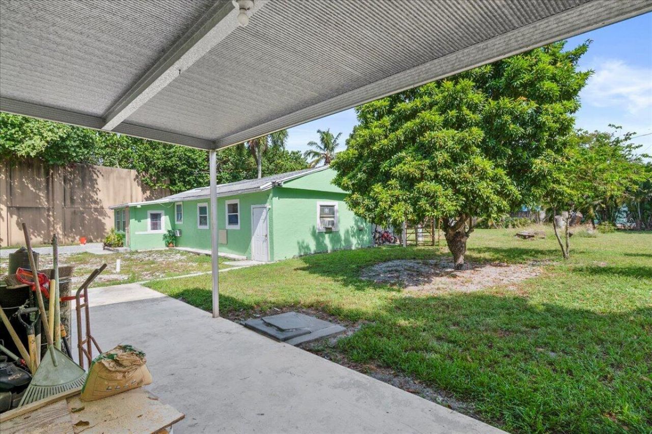 1740 11th Avenue N, Lake Worth Beach, FL 33460 Photo