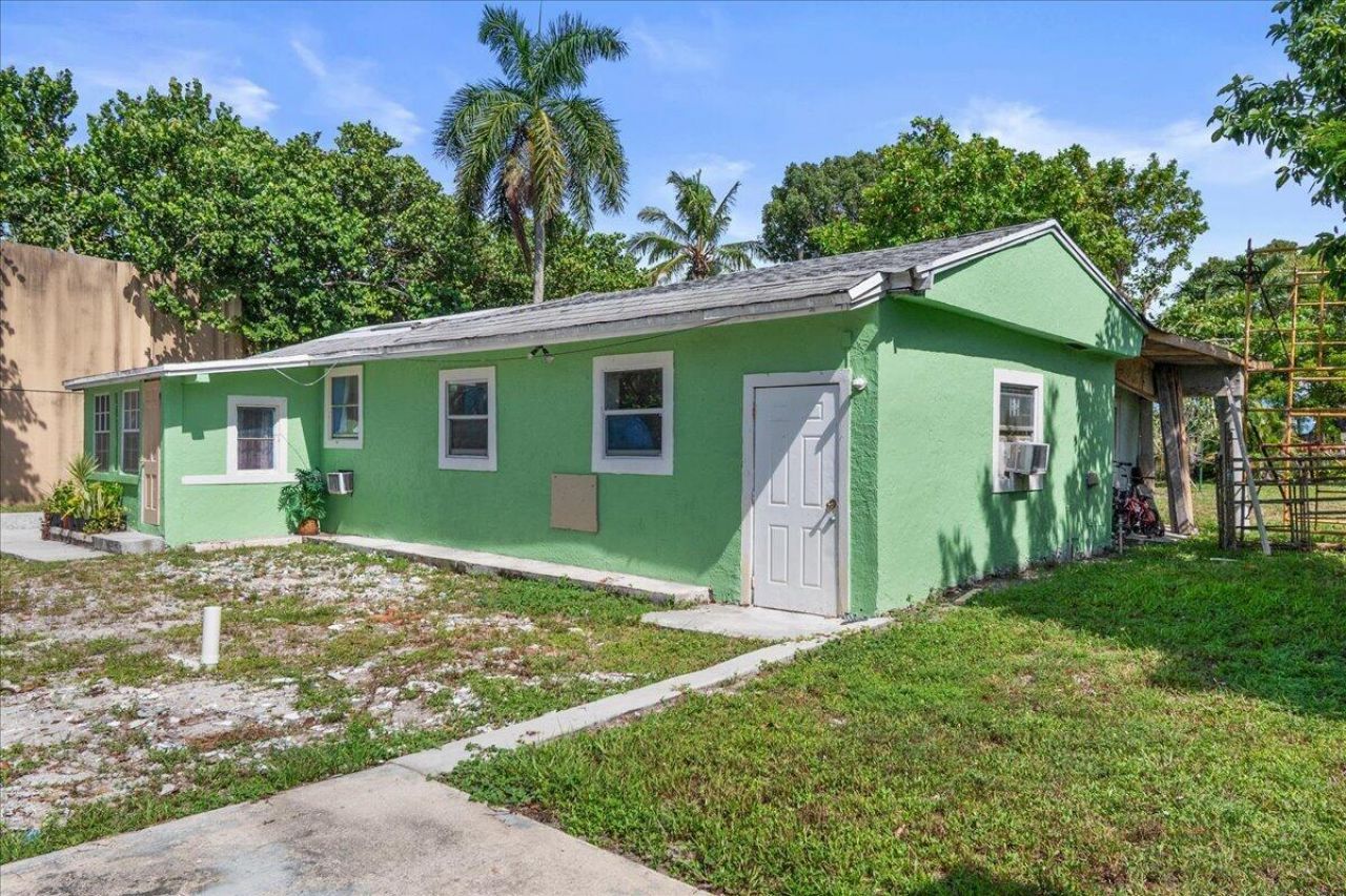 1740 11th Avenue N, Lake Worth Beach, FL 33460 Photo