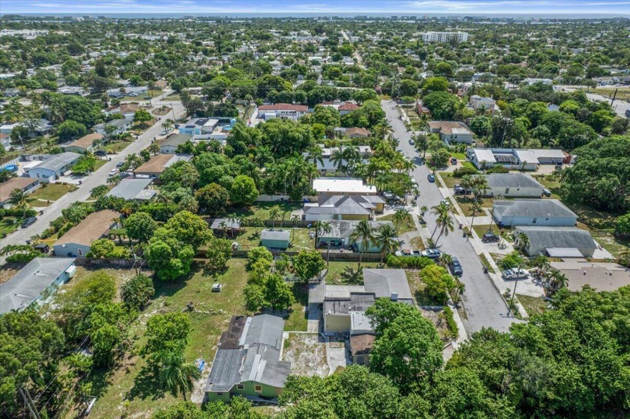 1740 11th Avenue N, Lake Worth Beach, FL 33460 Photo
