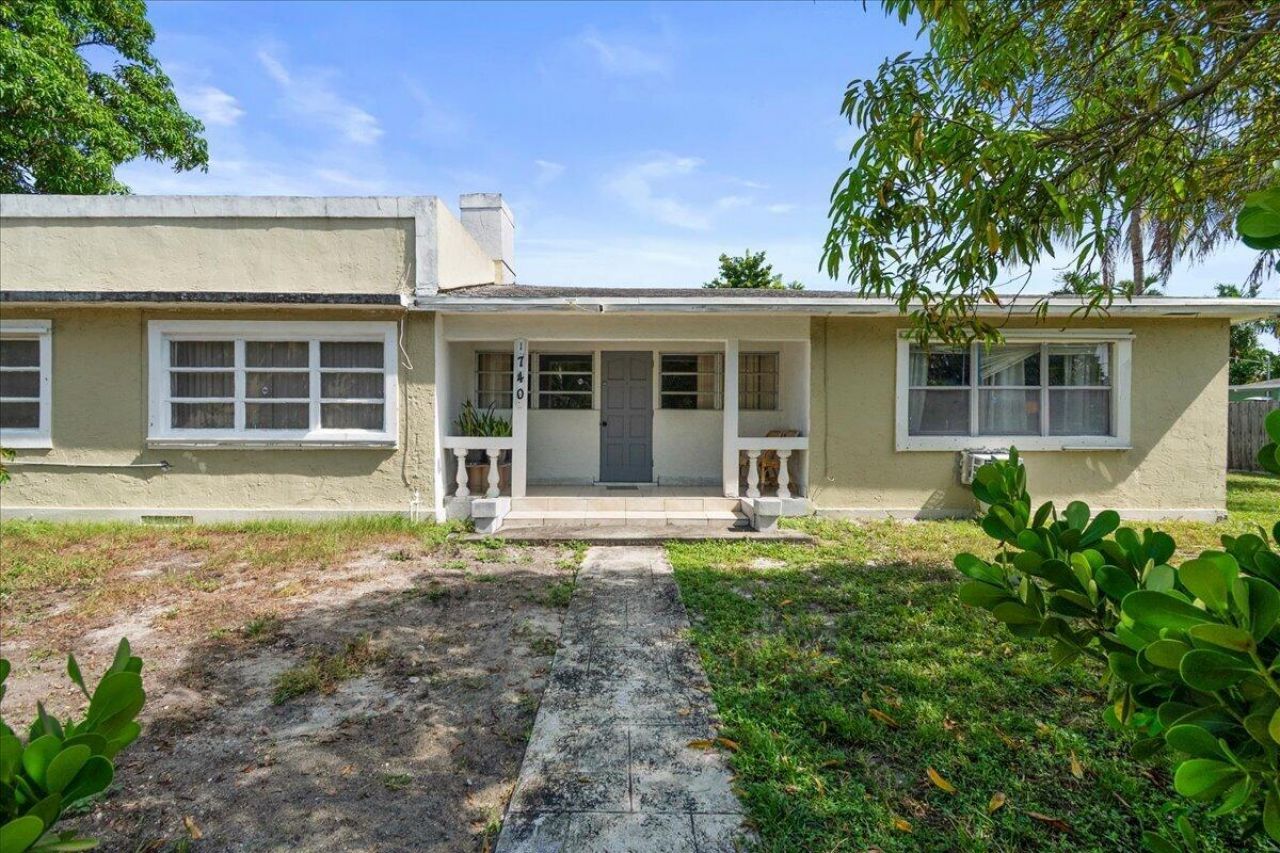 1740 11th Avenue N, Lake Worth Beach, FL 33460 Photo