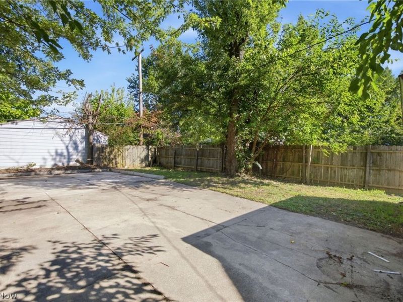 4469 E 154th Street, Cleveland, OH 44128 Photo 6