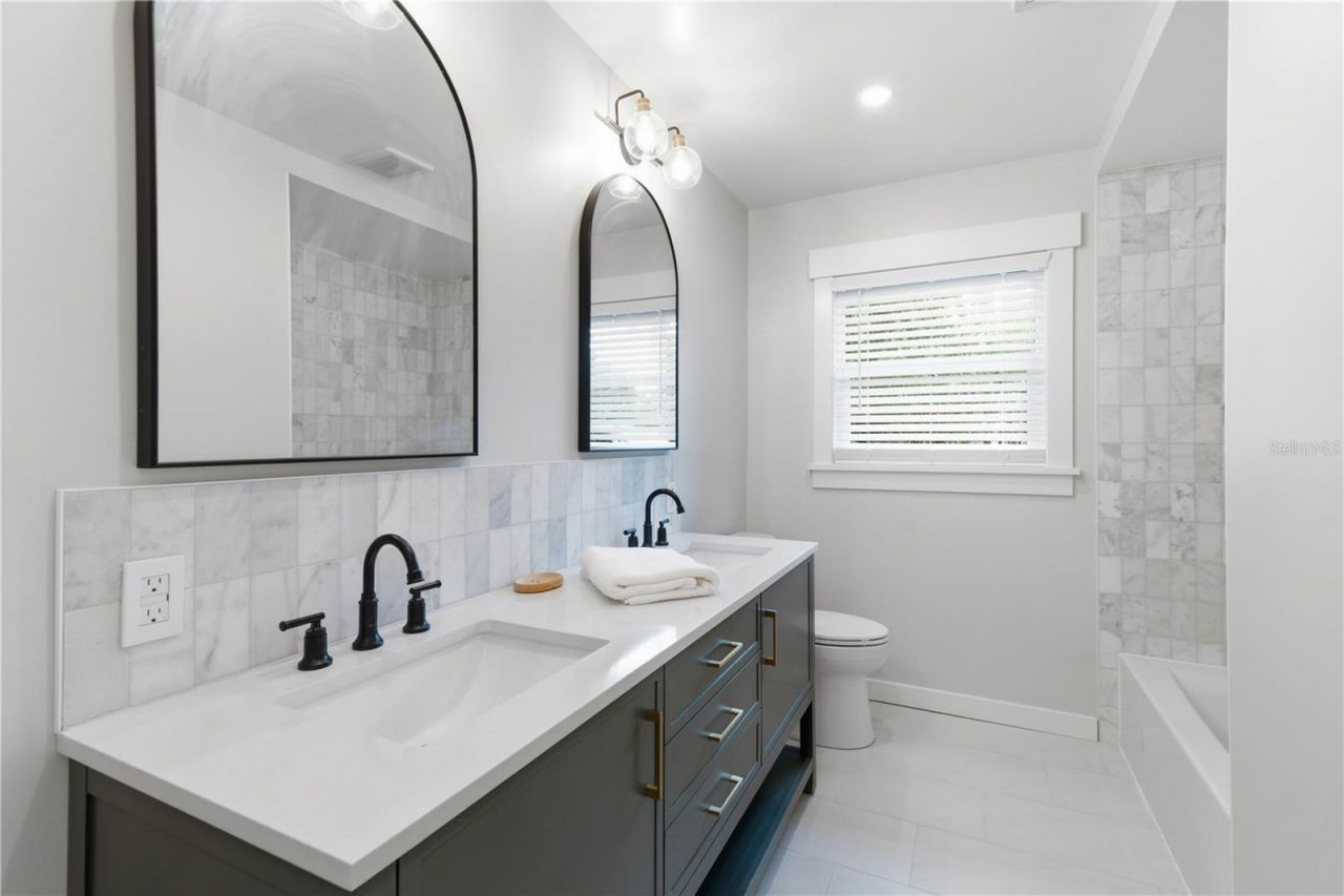 2218 Hennesen Drive, Clearwater, FL 33764 Photo