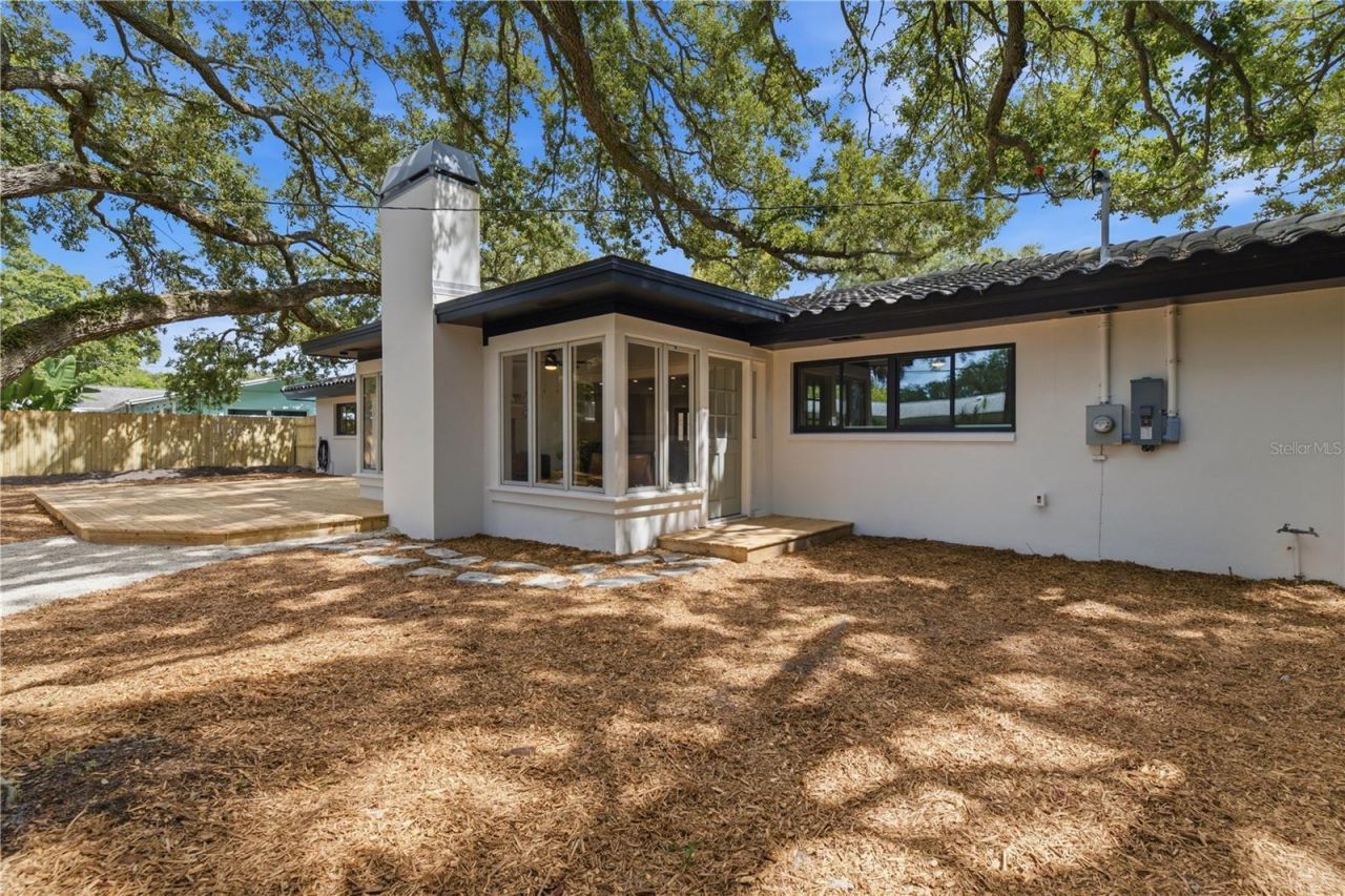 2218 Hennesen Drive, Clearwater, FL 33764 Photo