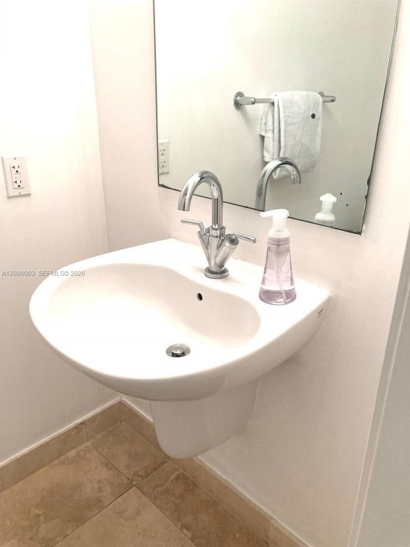 41 SE 5th St , Unit 1204, Miami, FL 33131 Photo