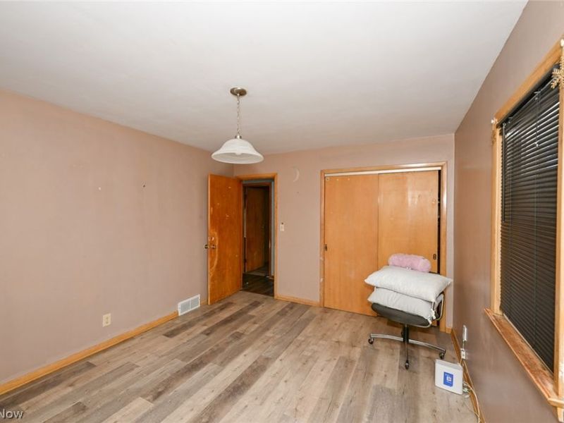6290 Mandalay Drive, Parma Heights, OH 44130 Photo 12