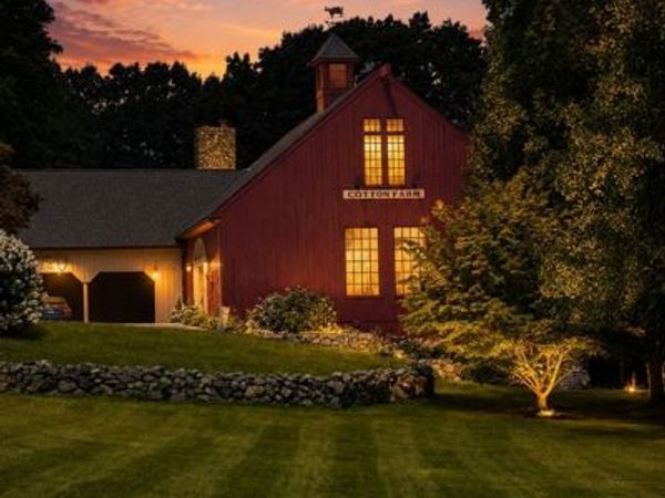 121 Marrett Rd, Unit 2, Lexington, MA 02421